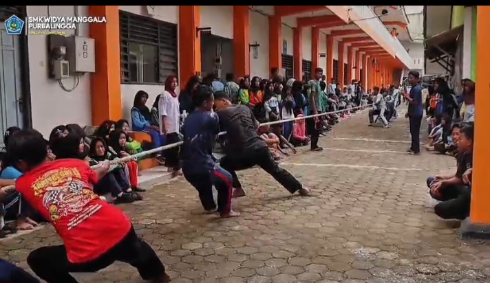 Lomba tarik tambang SMK Wima